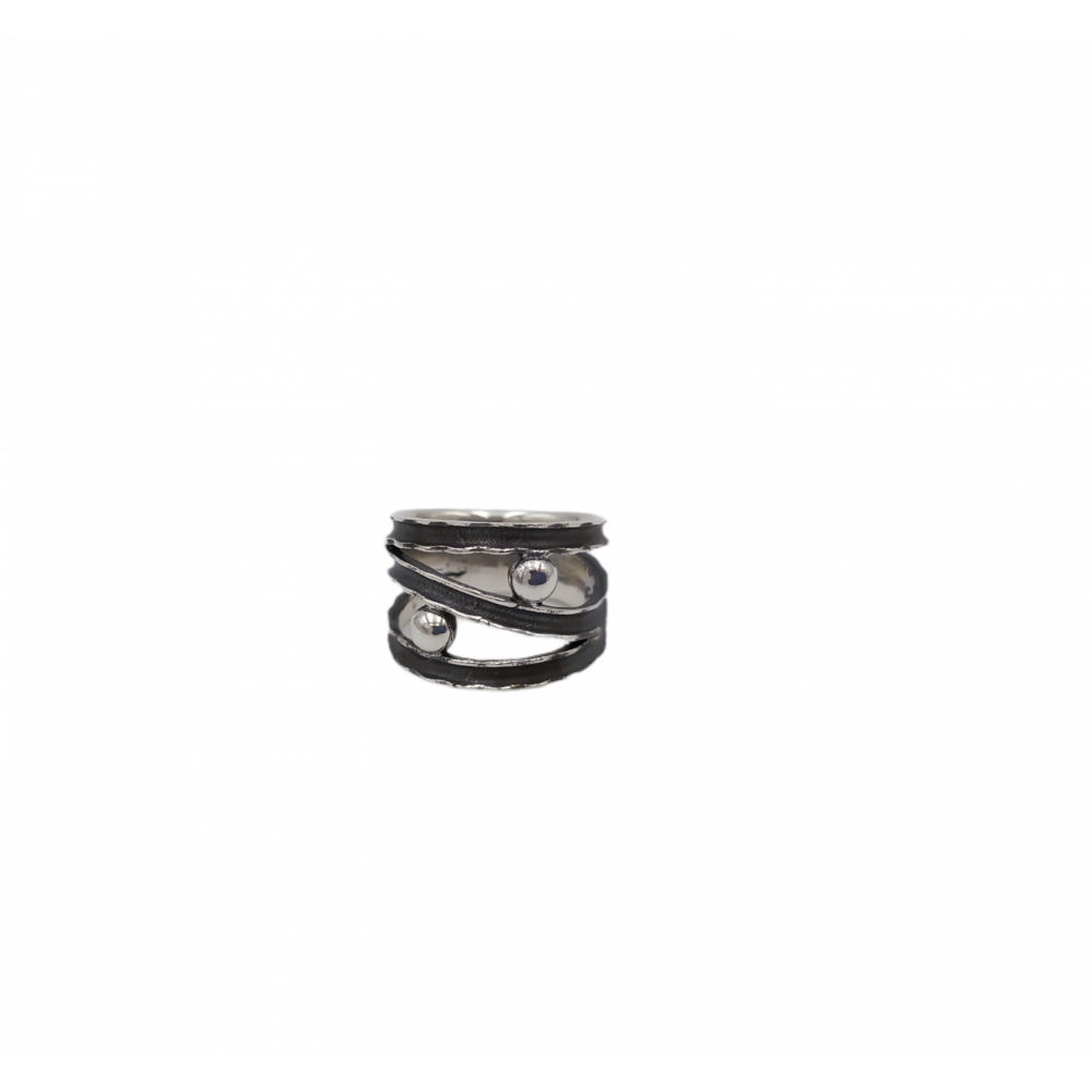 925° silver ring, modern in irregular shape