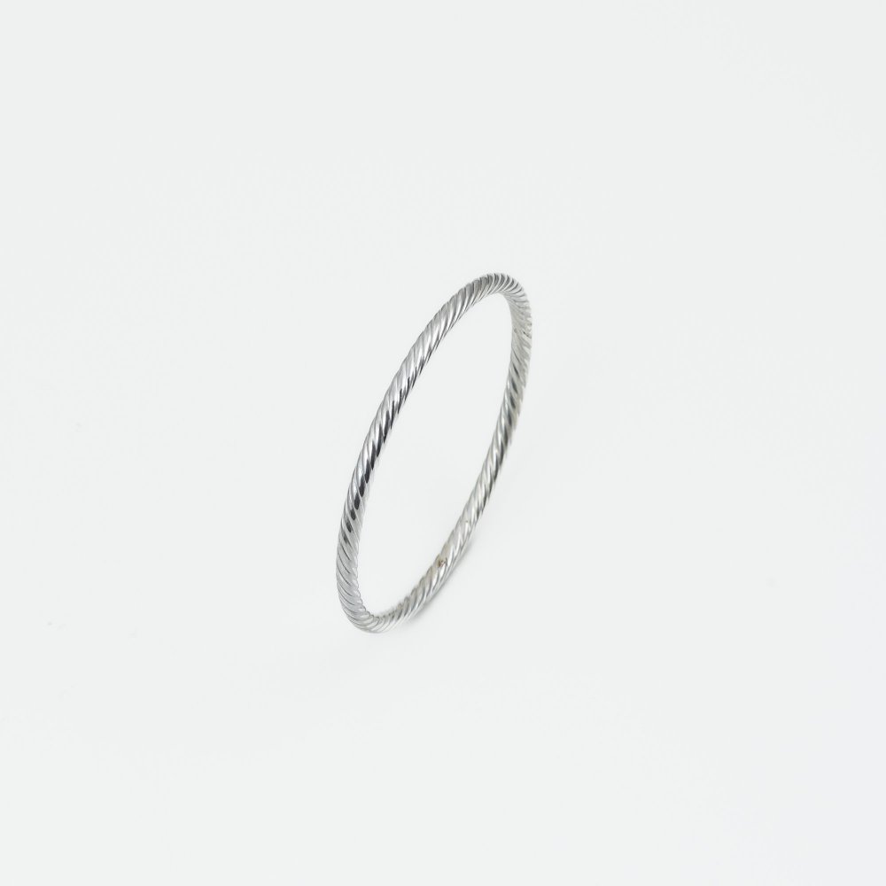 Ασημένια επιπλατινωμένη ανάγλυφη βέργα 925° 