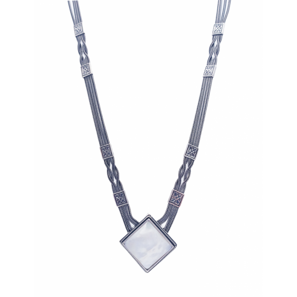 925° silver necklace, chained with mother-of-pearl