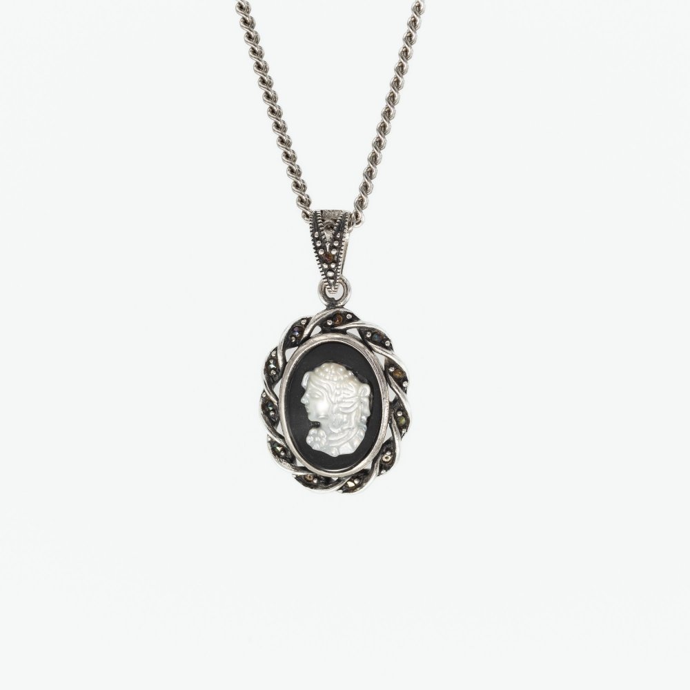 Ασημένιο μενταγιόν 925° μαρκασίτη με καμέο 