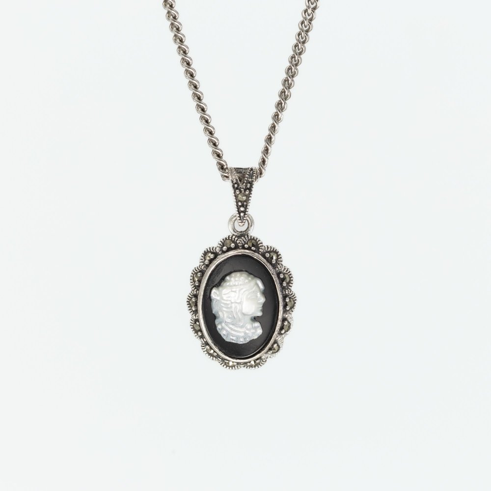 Ασημένιο μενταγιόν 925° μαρκασίτη με καμέο 