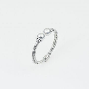 Moschos Ασημένιο επιπλατινωμένο ανοιγώμενο βραχιόλι 925° με μπίλιες και σκαλιστές λεπτομέρειες