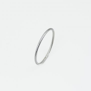 Moschos Ασημένια επιπλατινωμένη ανάγλυφη βέργα 925° 